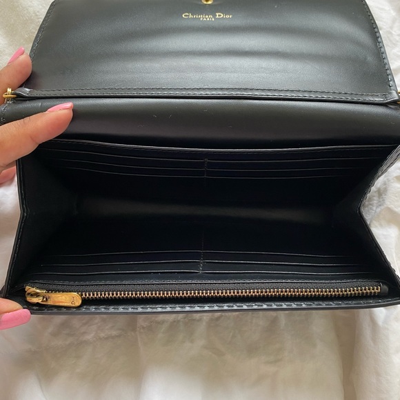 AUTHENTIC Christian Dior Wallet on Chain - Picture 6 of 7